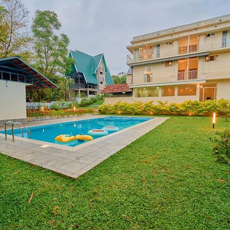 Glen Castle Vagamon Pool Resort By Voye Homes المظهر الخارجي الصورة