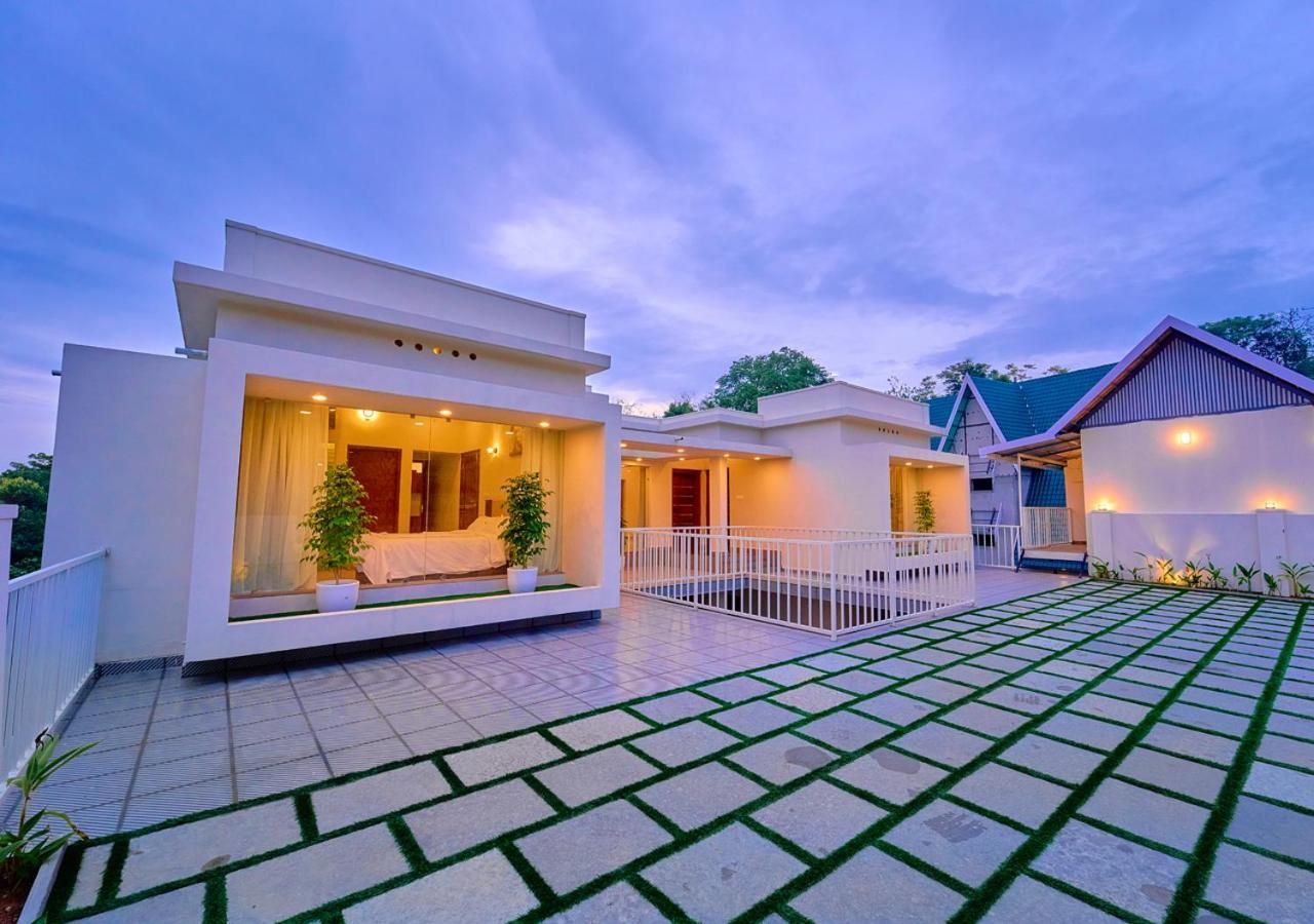 Glen Castle Vagamon Pool Resort By Voye Homes المظهر الخارجي الصورة
