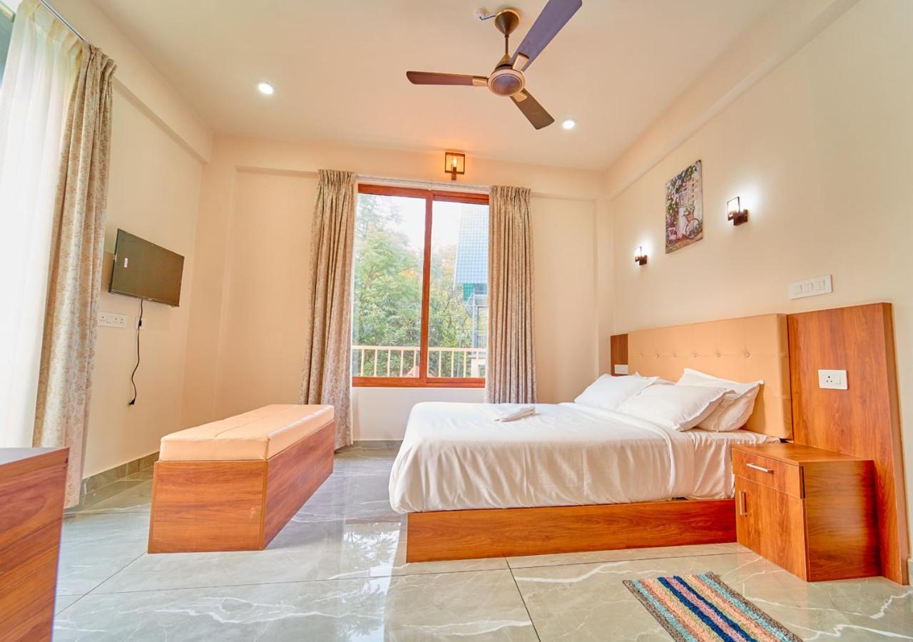 Glen Castle Vagamon Pool Resort By Voye Homes المظهر الخارجي الصورة
