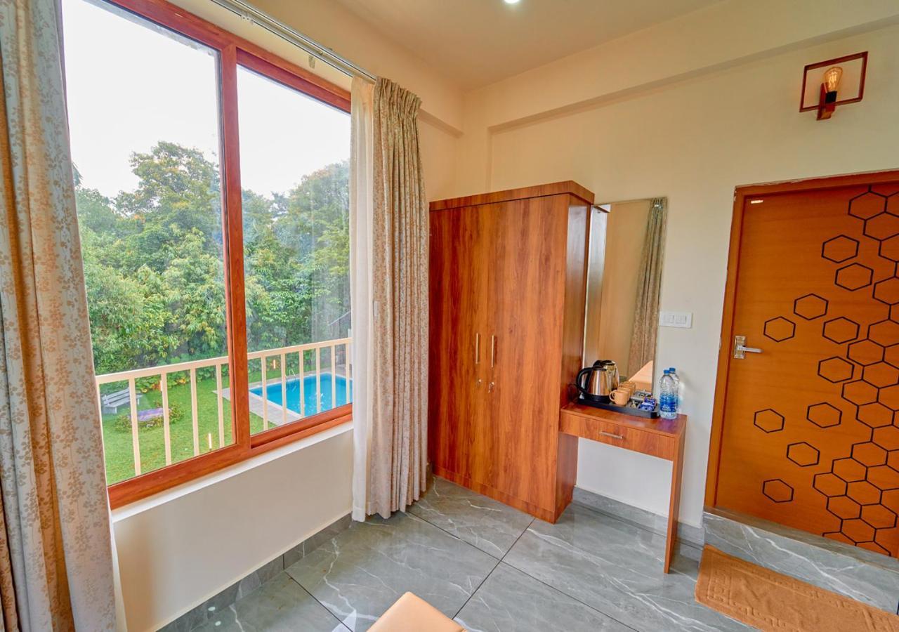 Glen Castle Vagamon Pool Resort By Voye Homes المظهر الخارجي الصورة