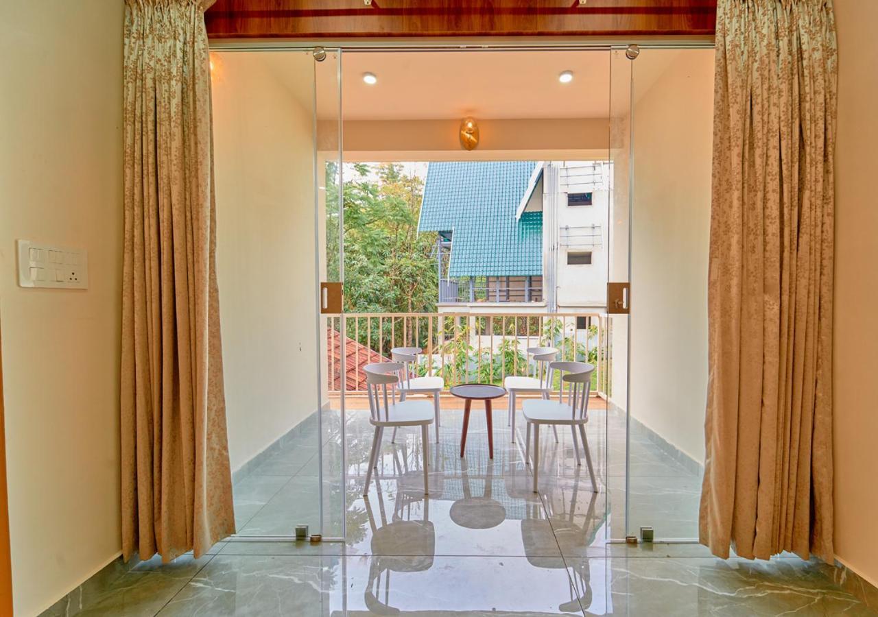 Glen Castle Vagamon Pool Resort By Voye Homes المظهر الخارجي الصورة